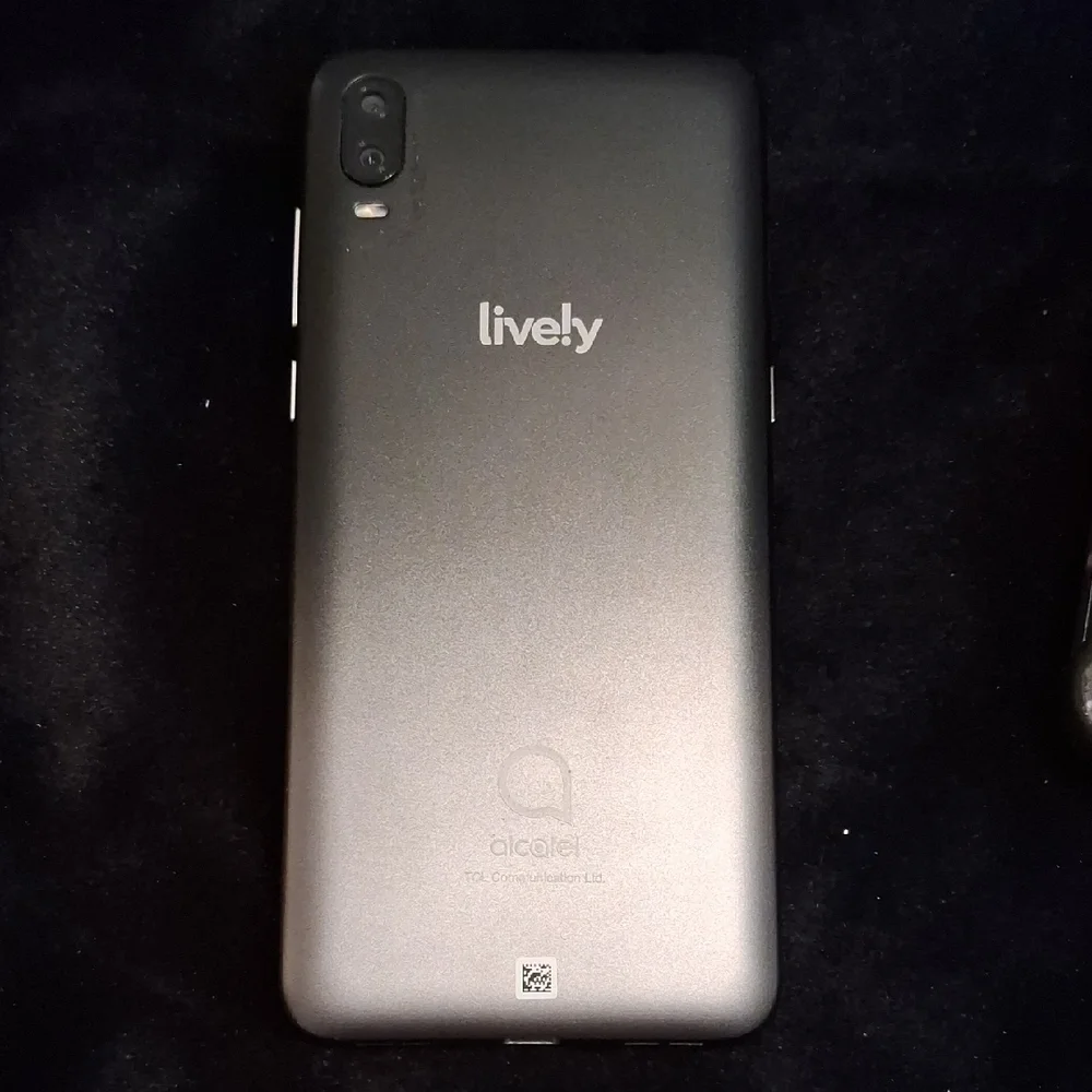 Alcatel Black Smartphone with Charger and Case - Picture 2 of 6